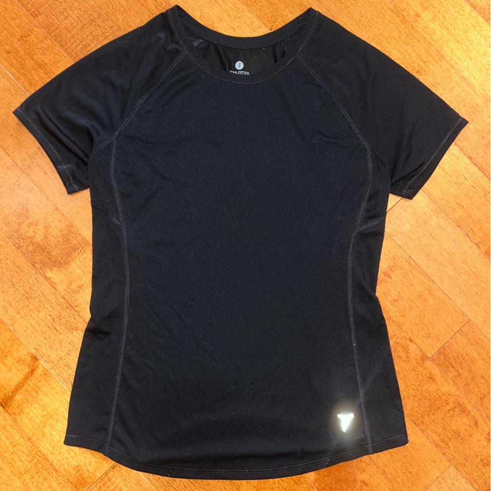 Old Navy Black Short Sleeve Tee